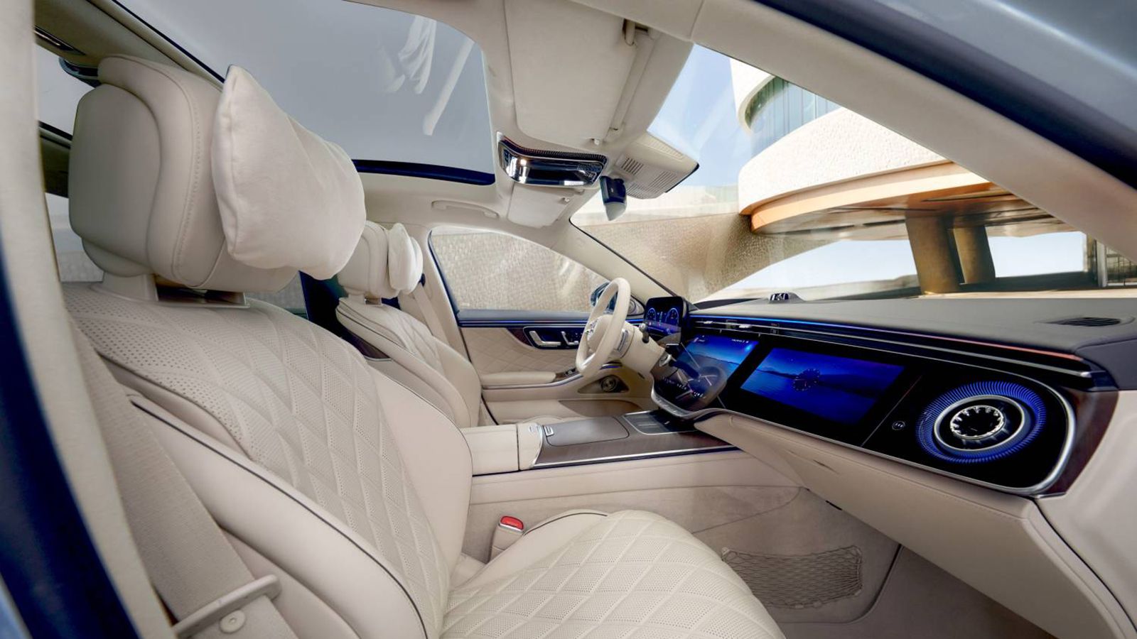 Προσκέφαλα με λειτουργία μασάζ θέλει να φέρει η Mercedes